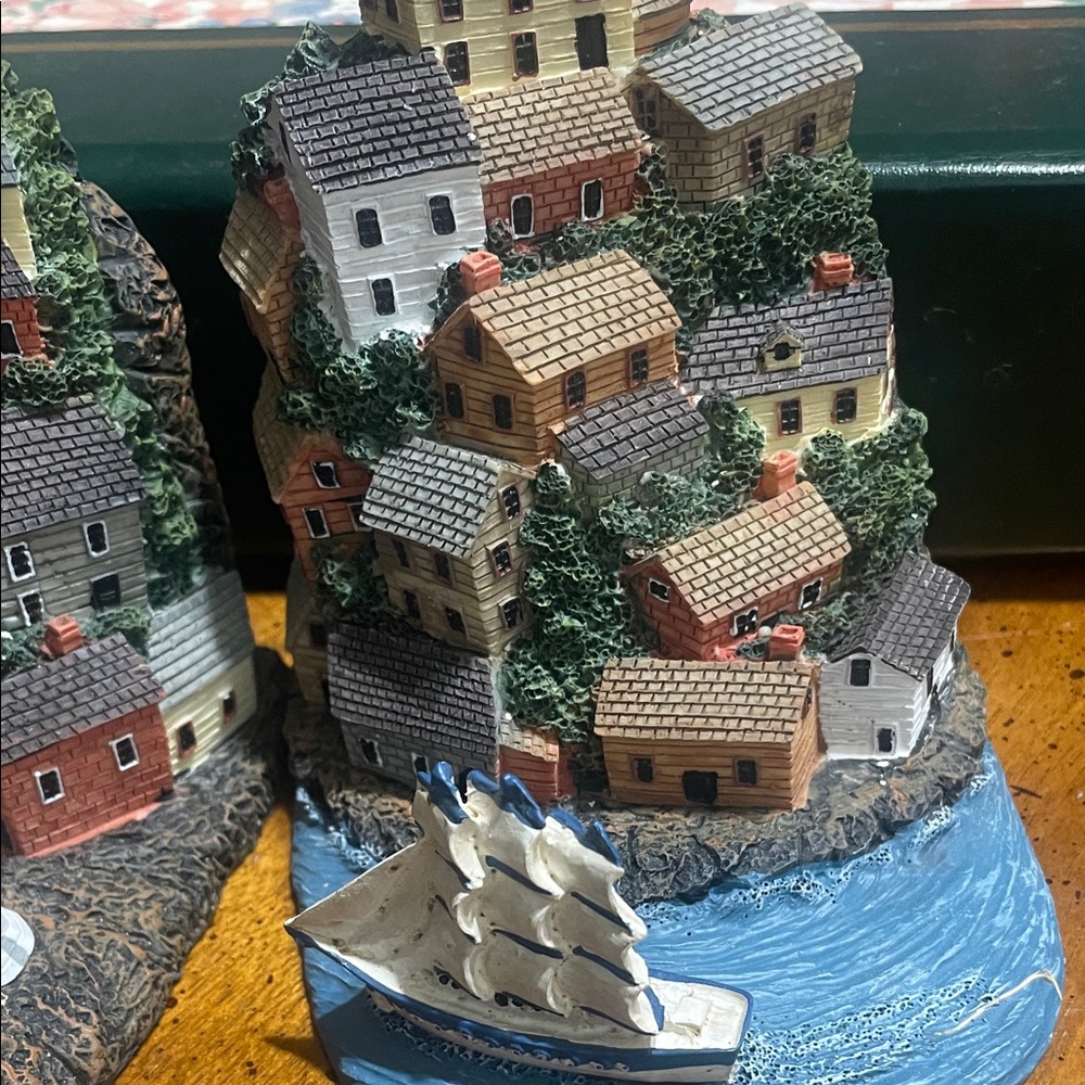 Coastal Village Bookends with Lighthouse - Picture 3 of 5